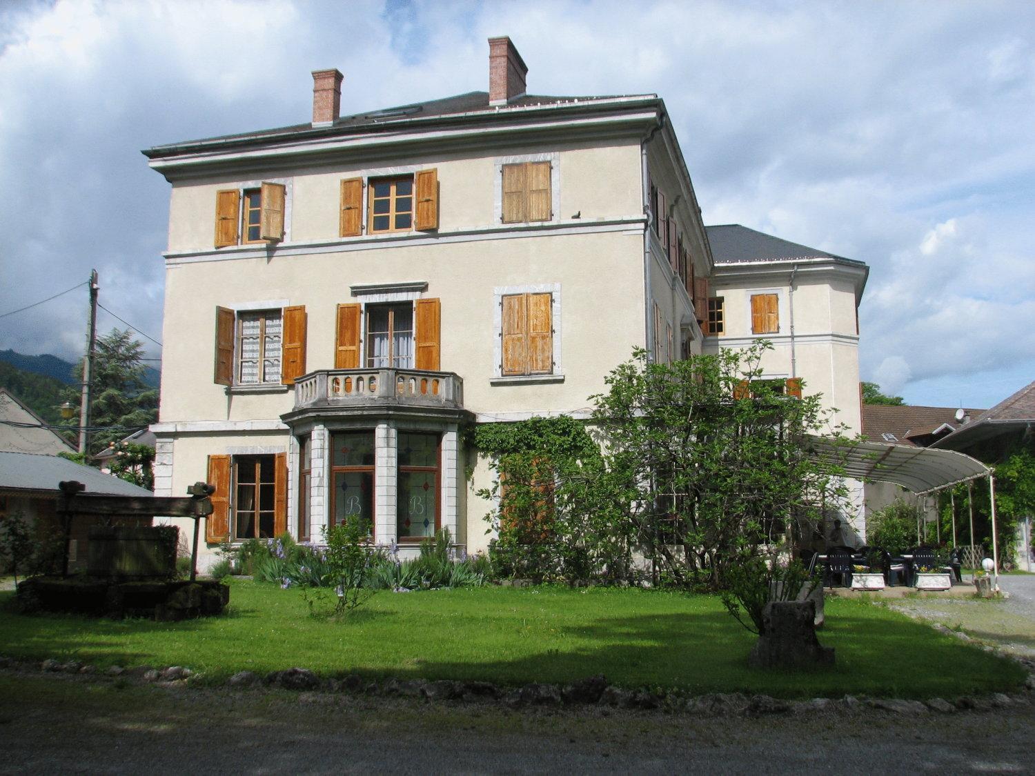 Hotel Du Parc - Manoir Du Baron Blanc Faverges Exterior foto