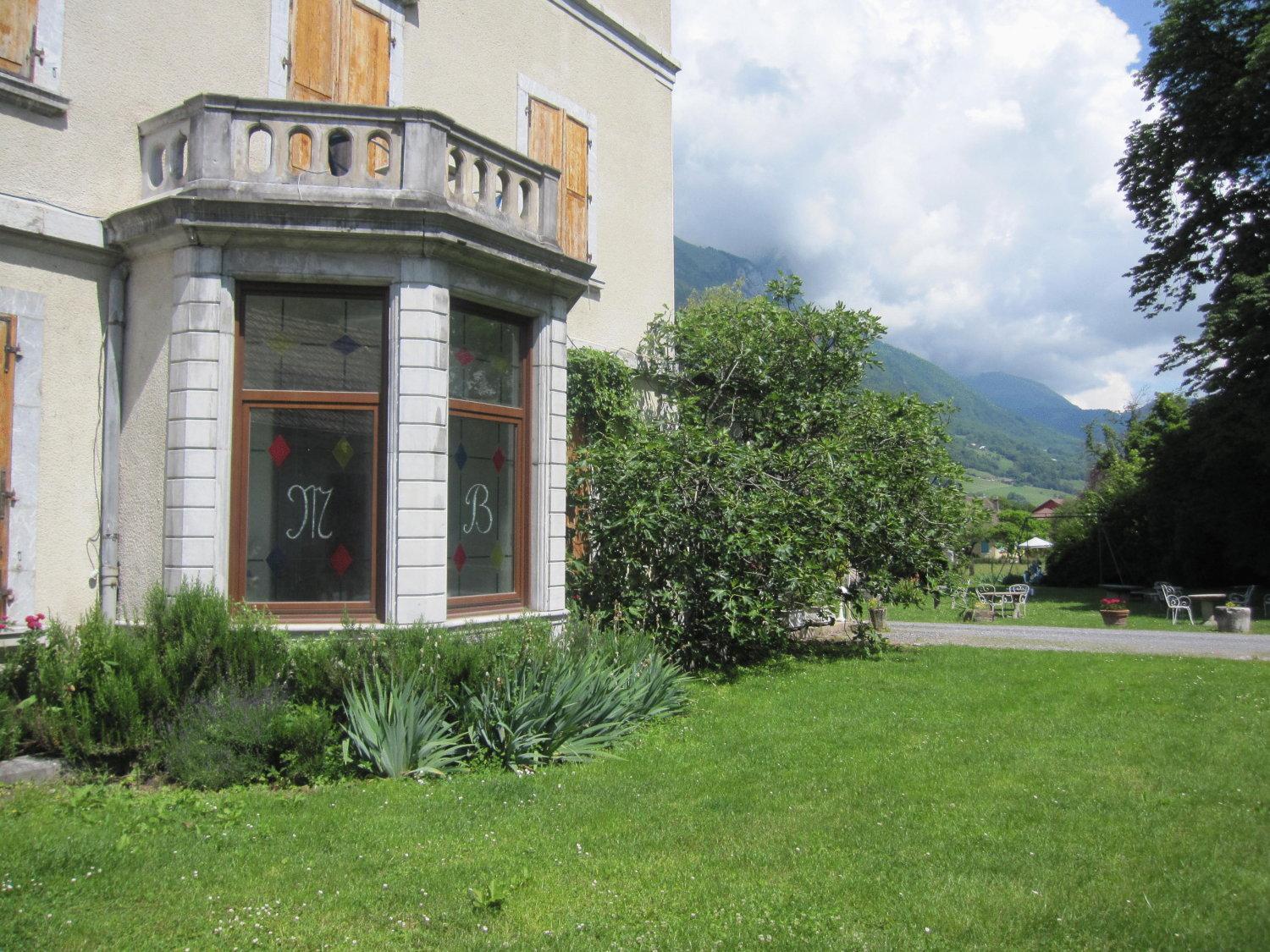 Hotel Du Parc - Manoir Du Baron Blanc Faverges Exterior foto