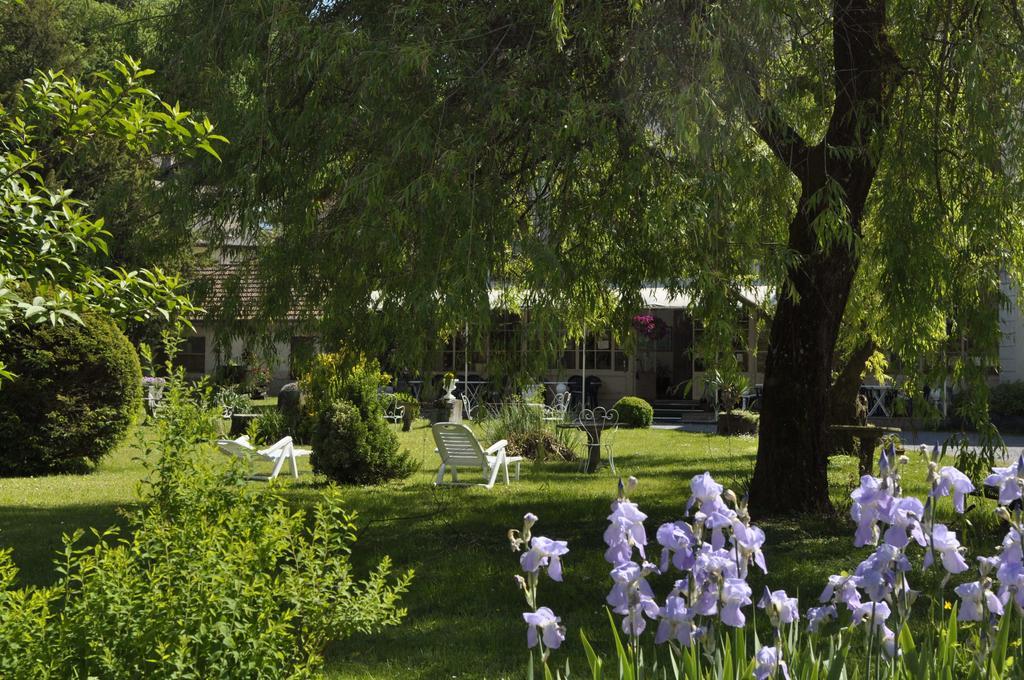 Hotel Du Parc - Manoir Du Baron Blanc Faverges Exterior foto